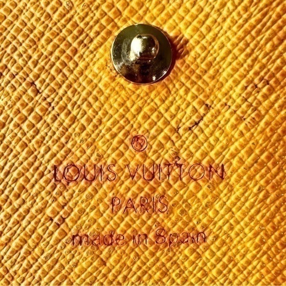 Louis Vuitton Monogram Canvas Sarah Wallet. Orange. - Picture 15 of 16